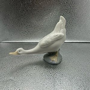 Nap by Lladro porcelain goose figurine